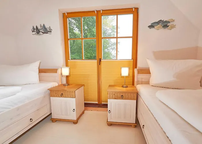 Strandschlösschen - House Half 3 Sellin (Rugen)