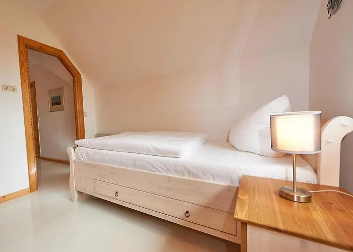 Ferienhaus Strandschlösschen - House Half 3 *